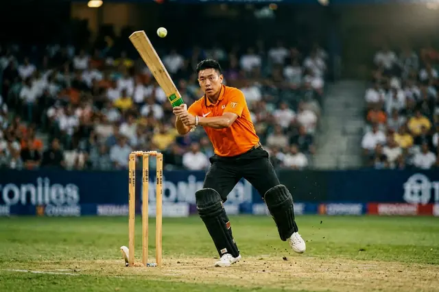 Cartwright, Mayes light the blaze as Hampshire edge high